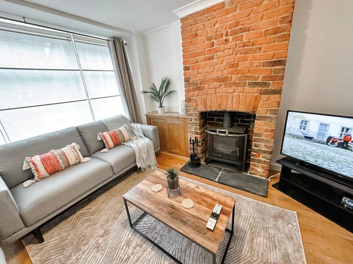 3 Bedroom Home Close To Town Centre With Wifi & Garden Royal Tunbridge Wells Dış mekan fotoğraf