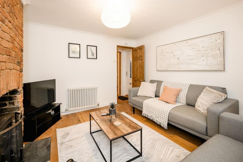 3 Bedroom Home Close To Town Centre With Wifi & Garden Royal Tunbridge Wells Dış mekan fotoğraf