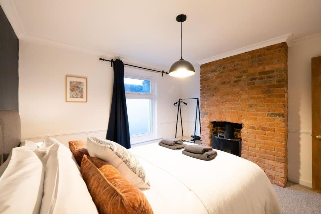 3 Bedroom Home Close To Town Centre With Wifi & Garden Royal Tunbridge Wells Dış mekan fotoğraf
