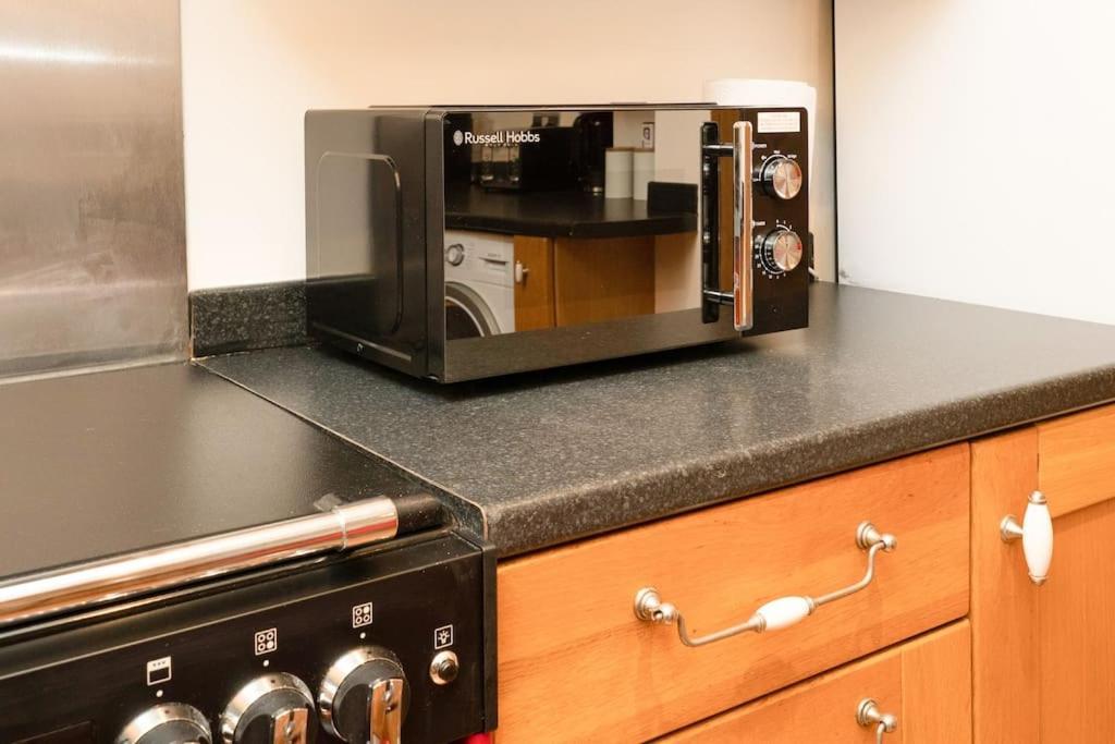 3 Bedroom Home Close To Town Centre With Wifi & Garden Royal Tunbridge Wells Dış mekan fotoğraf