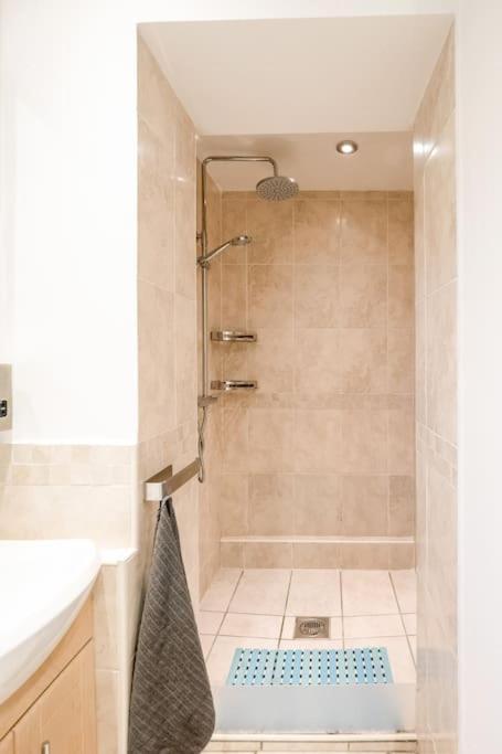 3 Bedroom Home Close To Town Centre With Wifi & Garden Royal Tunbridge Wells Dış mekan fotoğraf