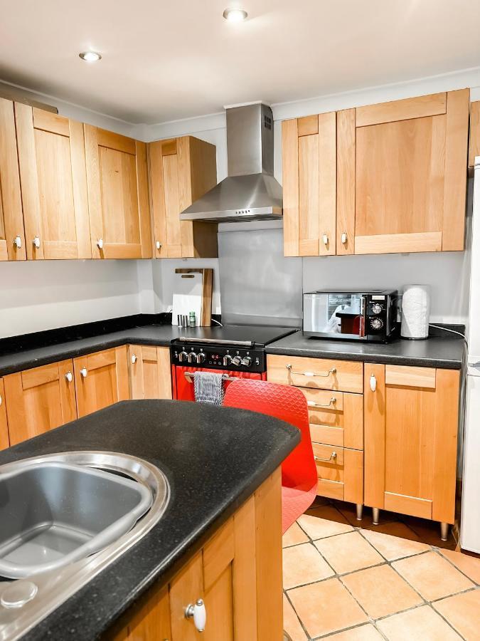 3 Bedroom Home Close To Town Centre With Wifi & Garden Royal Tunbridge Wells Dış mekan fotoğraf
